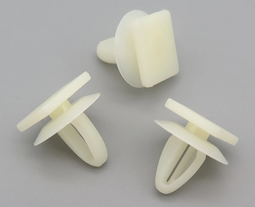 Mitsubishi Hyundai Exterior Sill Trim Clips